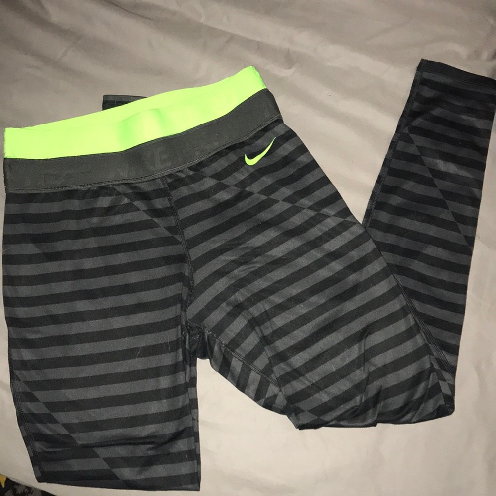 Nike pro dri fit leggings size Medium
